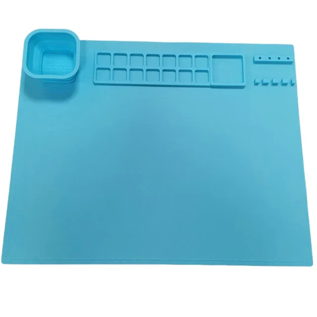 Canvas Mat™ - Cleaning is a breeze - Paint Placemet